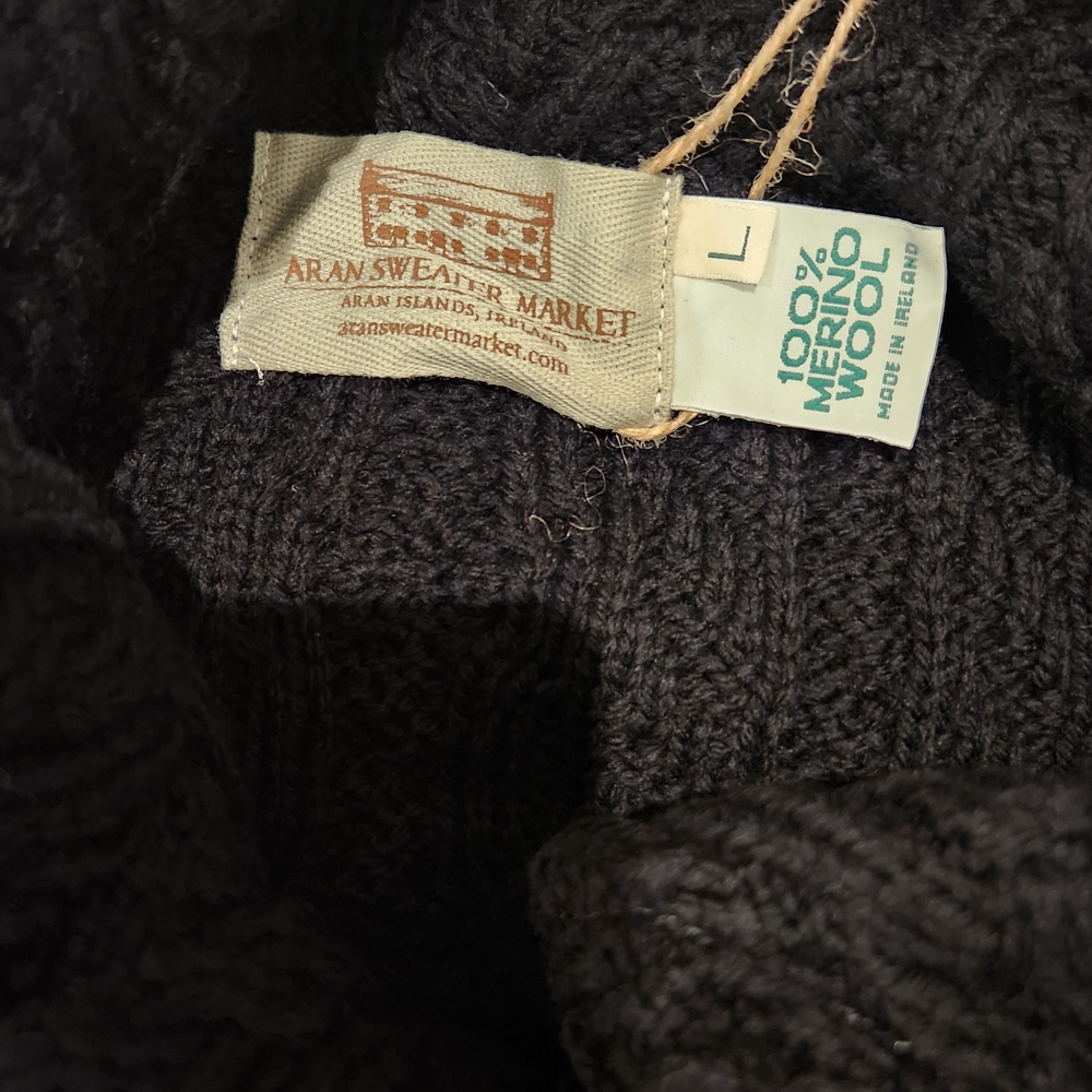 Elegant Aran Wool Coat - Picture 5 of 12